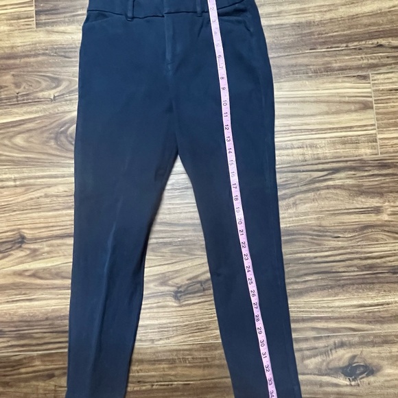 - Old Navy High Rise Pixie pants, size 6 - Picture 2 of 6